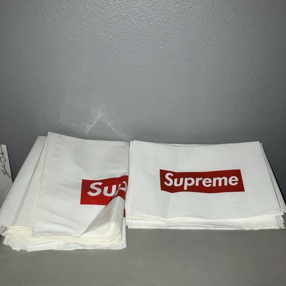 Supreme Bag Lot 14 Total 3 Big 23x16 / 11 Medium 16 x 13 From Online Orders Only - Picture 1 of 4
